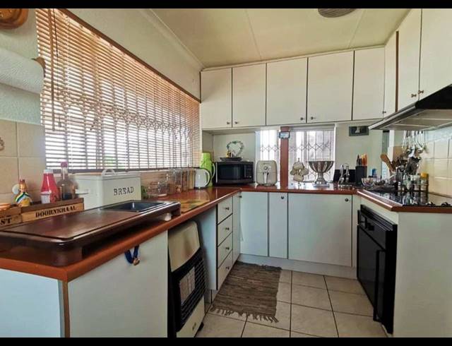 3 BEDROOM HOUSE FOR SALE IN SUIDEROORD